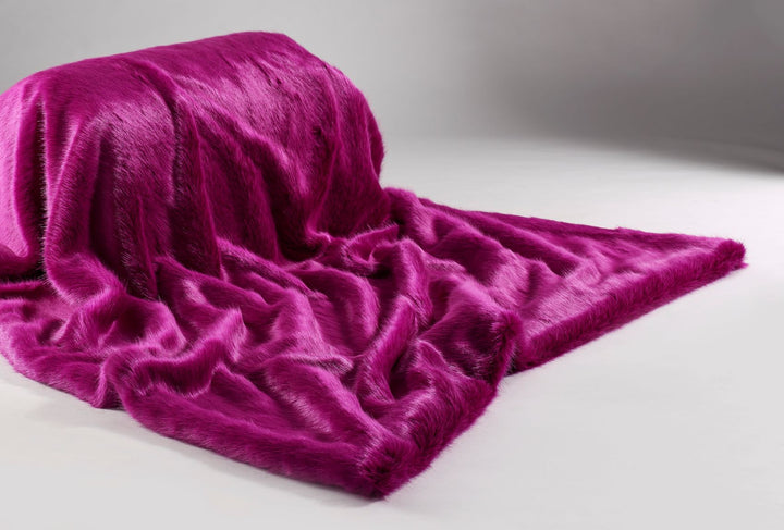 London Magenta dark pink faux fur throw