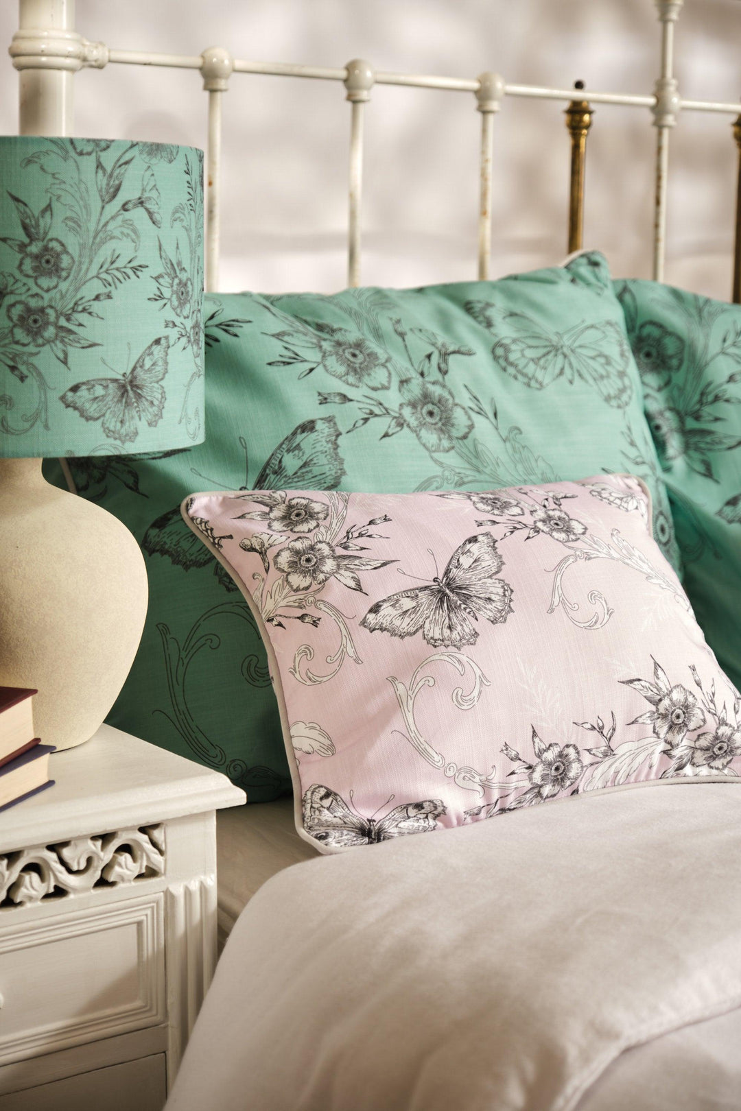 Trailing Butterfly Mint Green Landscape - House Of Turnowsky Cushion