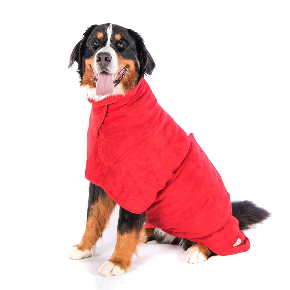 Klassischer Trockenmantel für Hunde in Rot von Ruff and Tumble