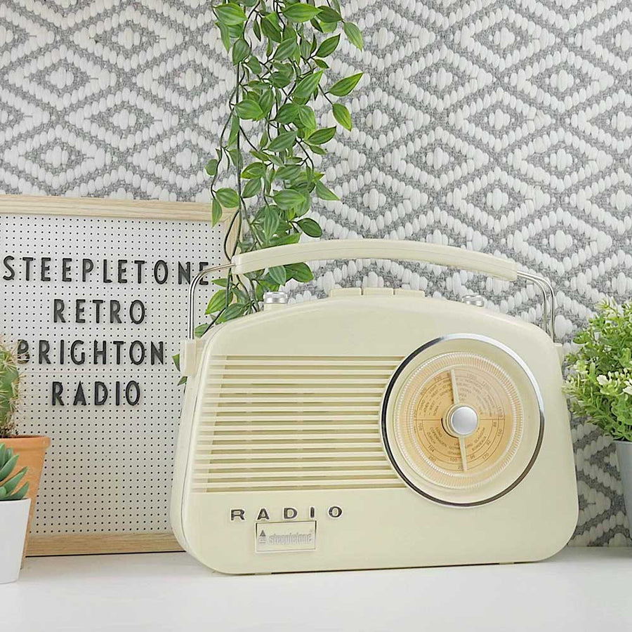 Steepletone Brighton Cream 1950's Retro Classic Style Portable FM/AM Radio 