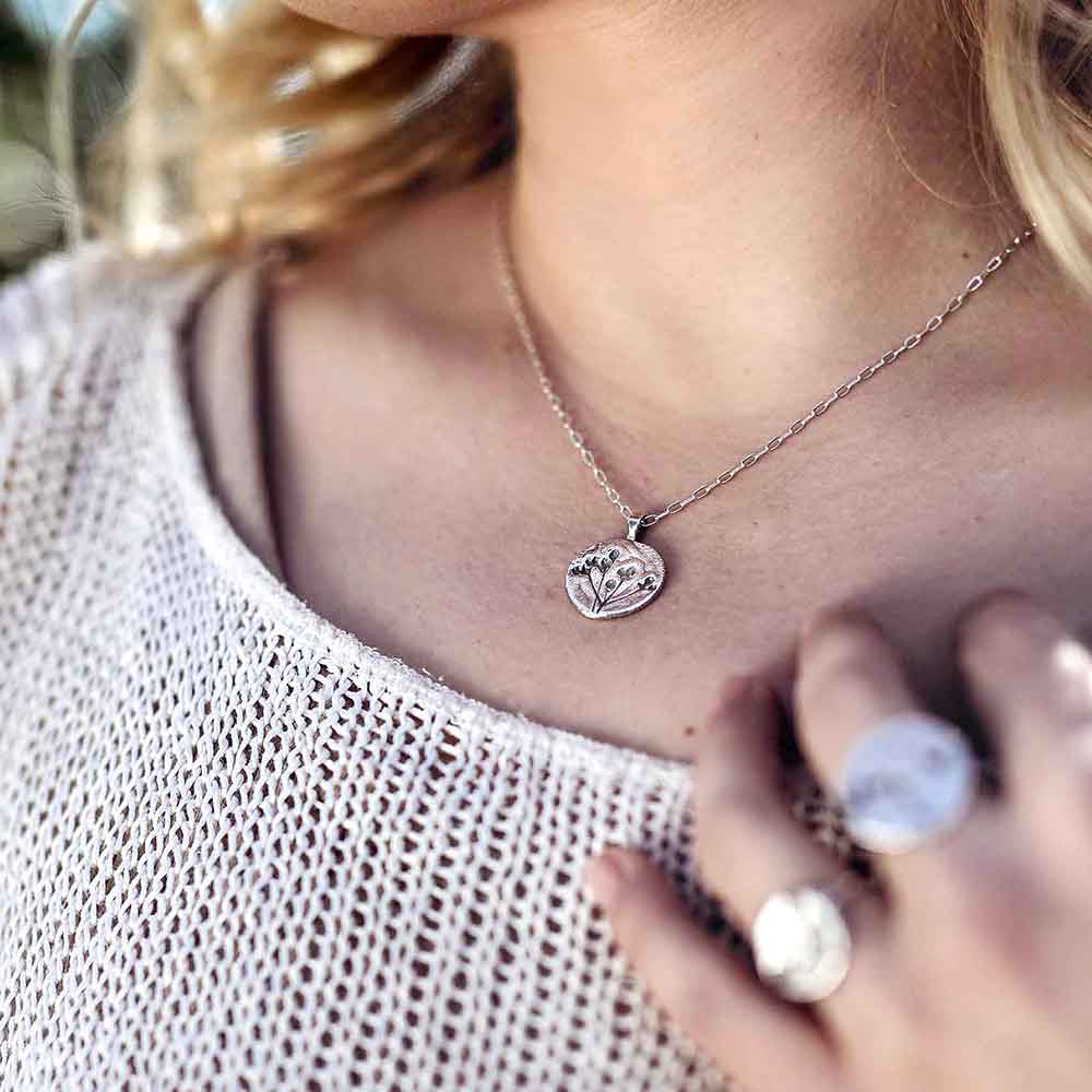 CAMILLA WEST JEWELLERY Flat Stone Parsley Round Silver Pendant Necklace