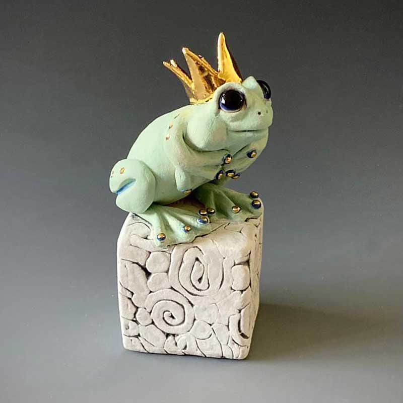 GIN DURHAM CERAMICS Small Green Frog on a Block with a Crown Sculpture