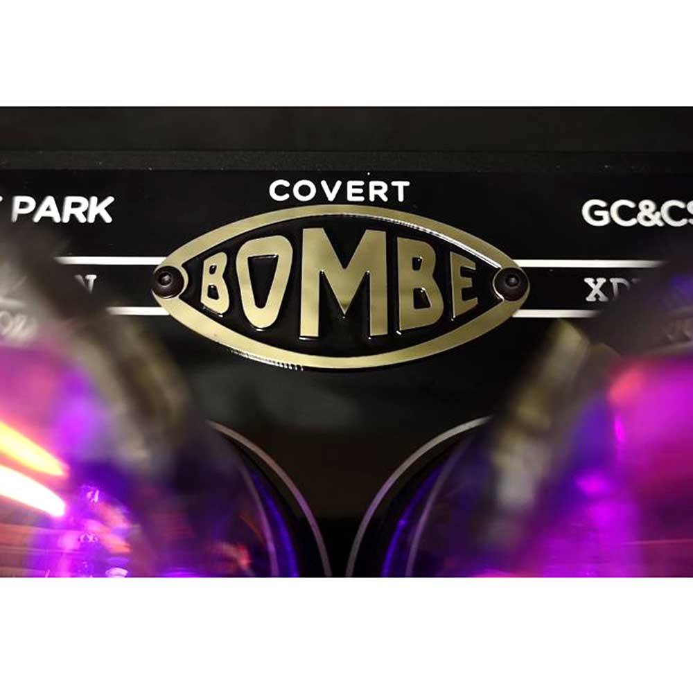 Nixie Glow Tube Covert Bombe Table Clock par Bad Dog Designs - Fabriqué sur commande