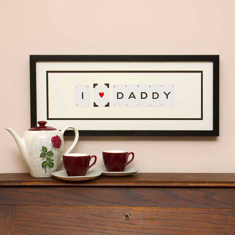 Vintage-Wandkunst-Bilderrahmen mit Spielkarten „I LOVE DADDY“.