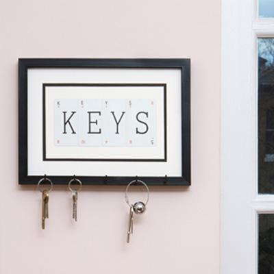 Vintage Playing Cards KEYS Wall Art Picture Frame with Five Metal Hooks for Keys